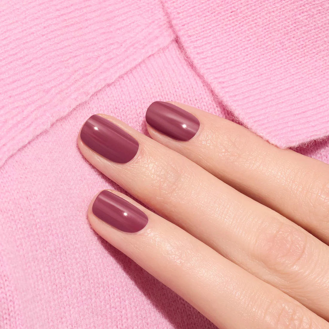 Vernis à ongles semi-permanent prune (victoria plum)