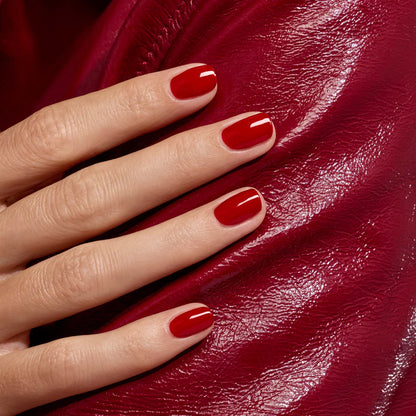 Vernis à ongles semi-permanent rouge velours profond (Red Velvet)