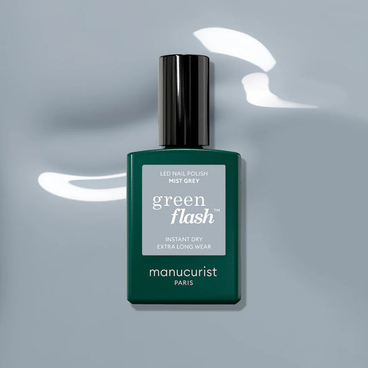 Vernis à ongles semi-permanent bleu aux sous-tons gris (Mist grey)