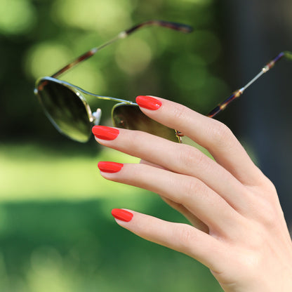 Vernis à ongles semi-permanent rouge corail (red coral)