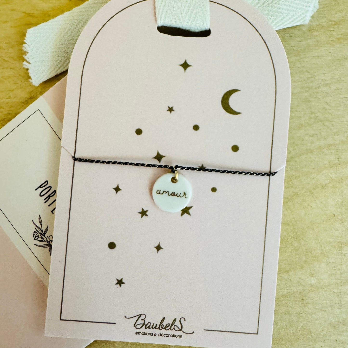 Bracelet médaillon amour