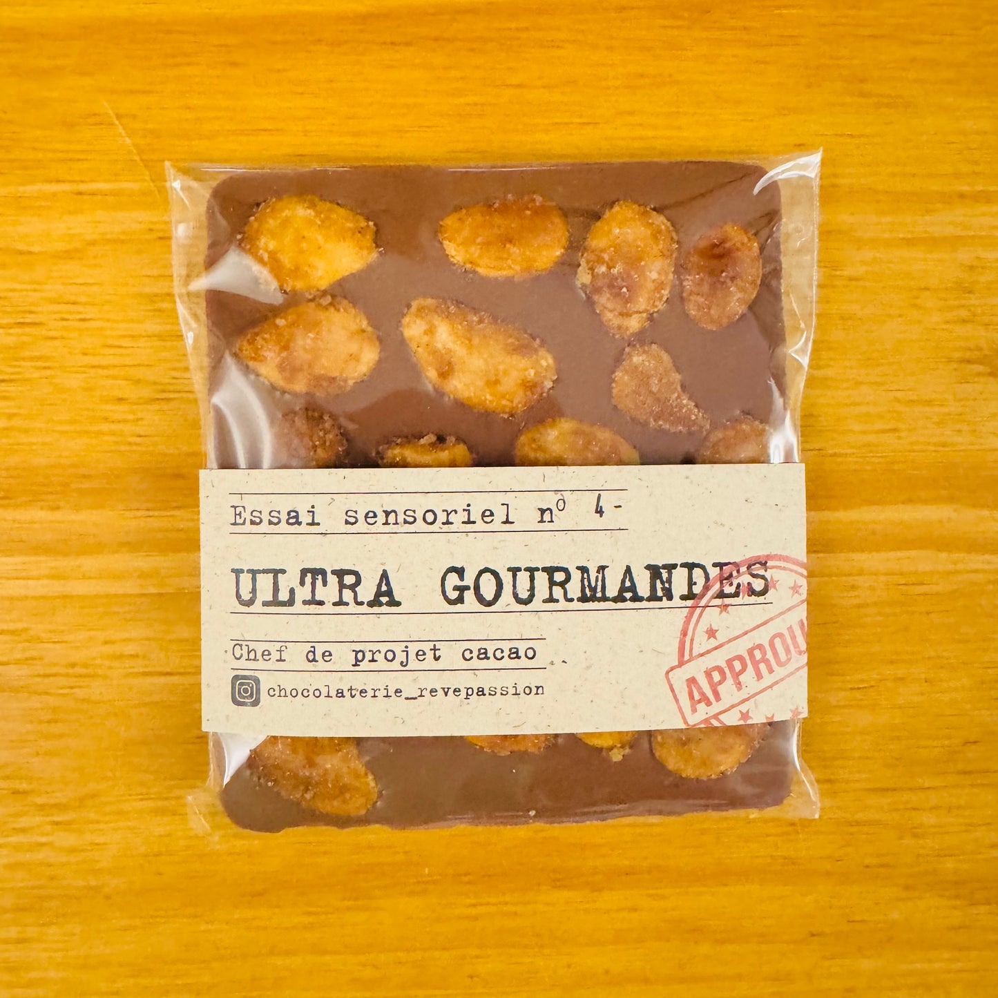 Chocolat lait aux amandes