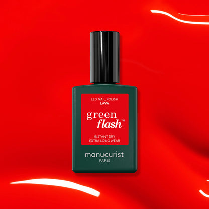 Vernis à ongles semi-permanent rouge pop aux sous-tons orangés (Lava)