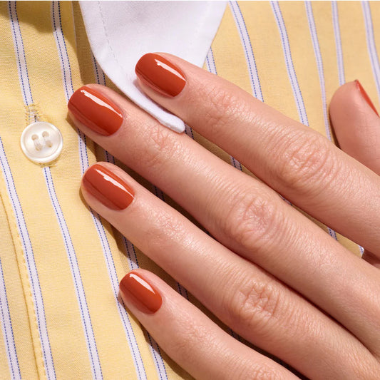 Vernis à ongles semi-permanent rouge terre brûlée (Terracotta)
