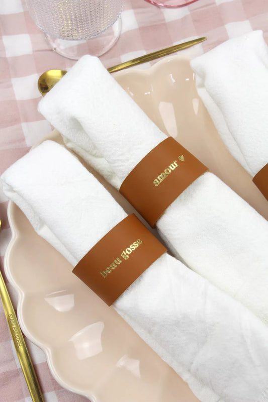 Rond de serviette en cuir "amour"