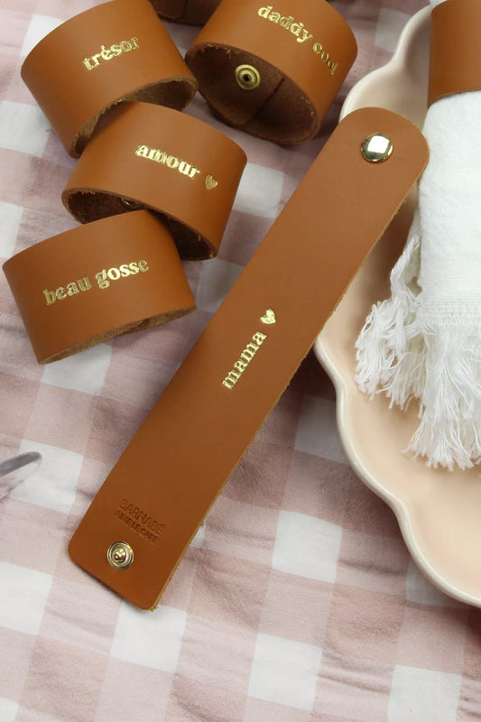 Rond de serviette en cuir "mama"