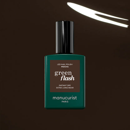 Vernis à ongles semi-permanent marron foncé (mocha)